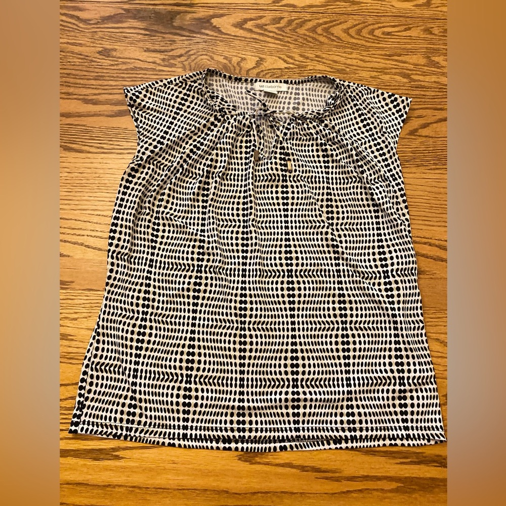 Liz Claiborne polkadot summer blouse size medium